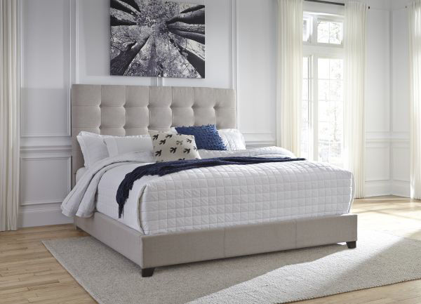 Picture of Dolante Queen Bed